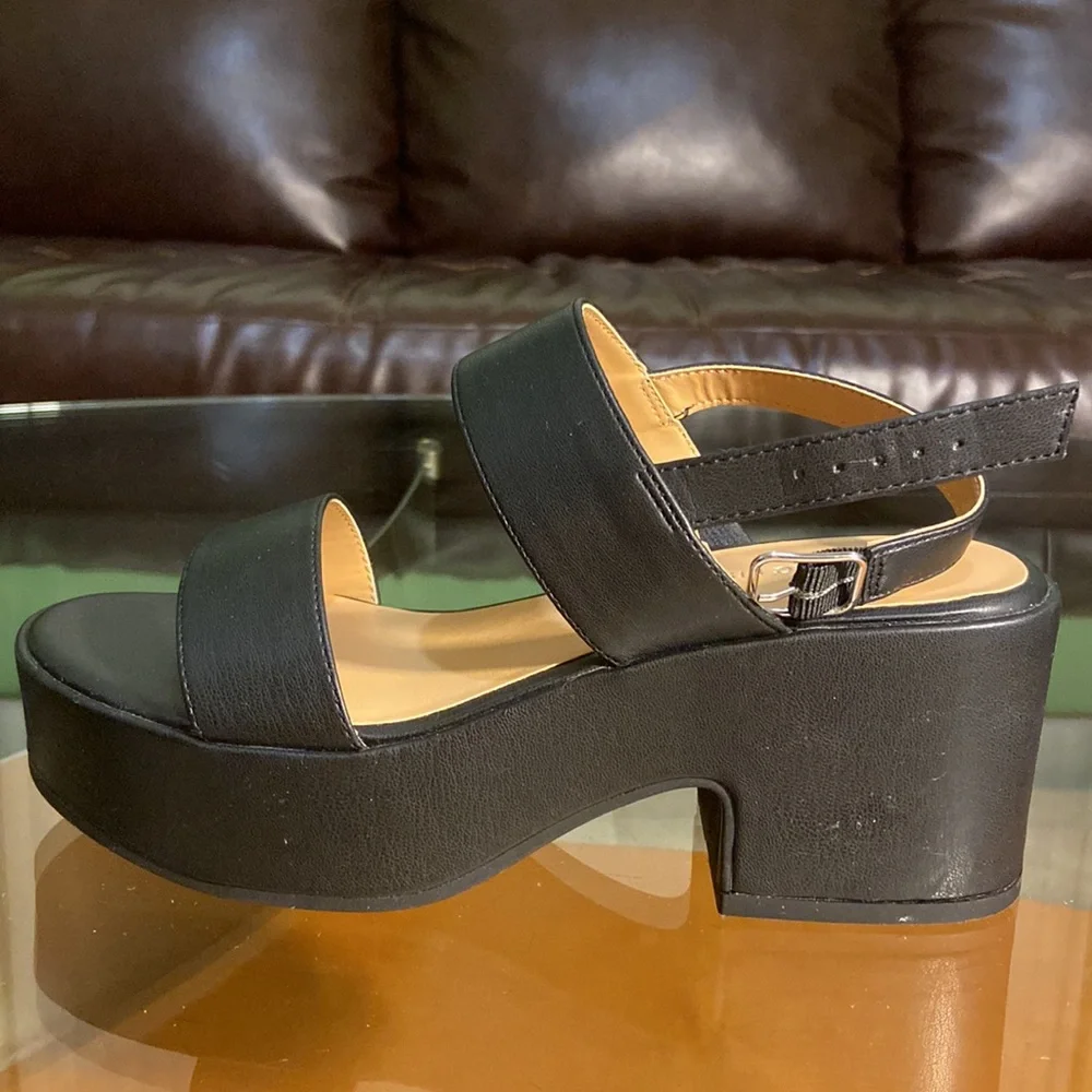 Marc Fisher platform sandals
